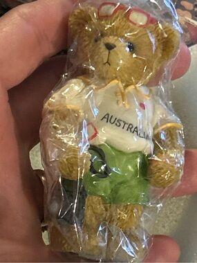 Cherished Teddies Matilda “We’re All Cheering For You In 2000” #805572